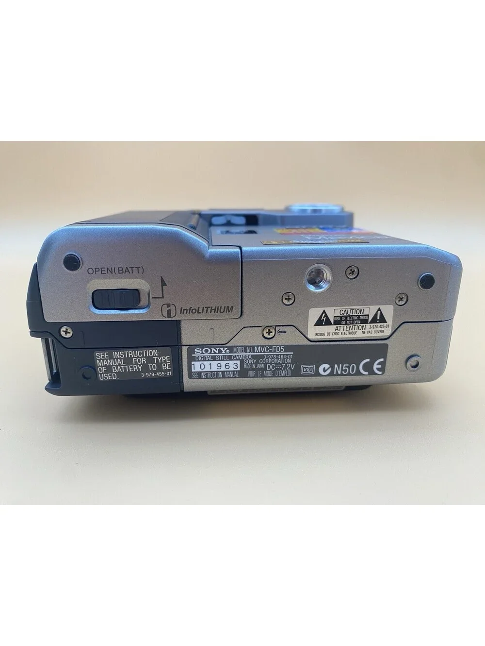Sony Digital Mavica Silver Still Camera Model #MVCFD5 - Needs Charger - VTG 1997